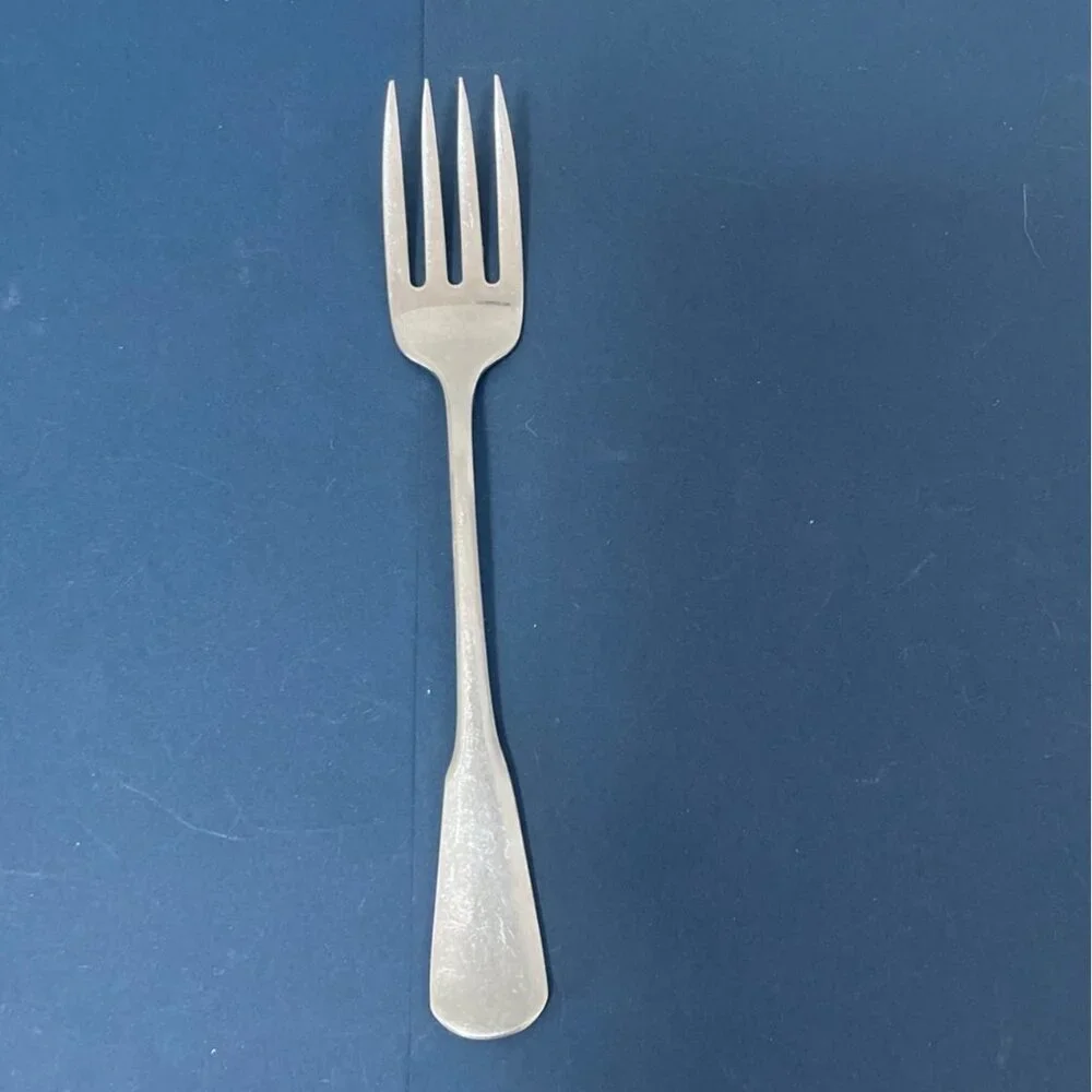 Vintage SSS Oneida Yorktowne Pattern Salad Dessert Fork 7 In Stainless Flatware